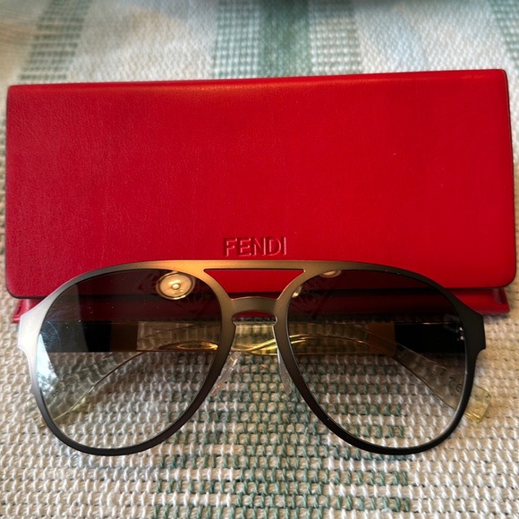 NWOT Authentic Fendi sunglasses! - Picture 1 of 4